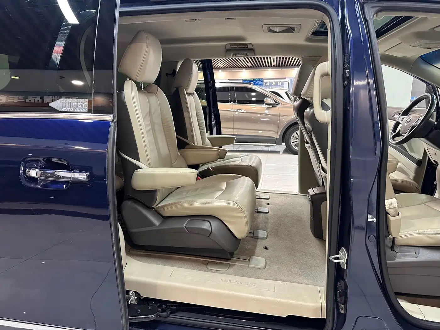 Buick GL8 2011 3.0L GT Luxury Business Elegance Edition фото 12