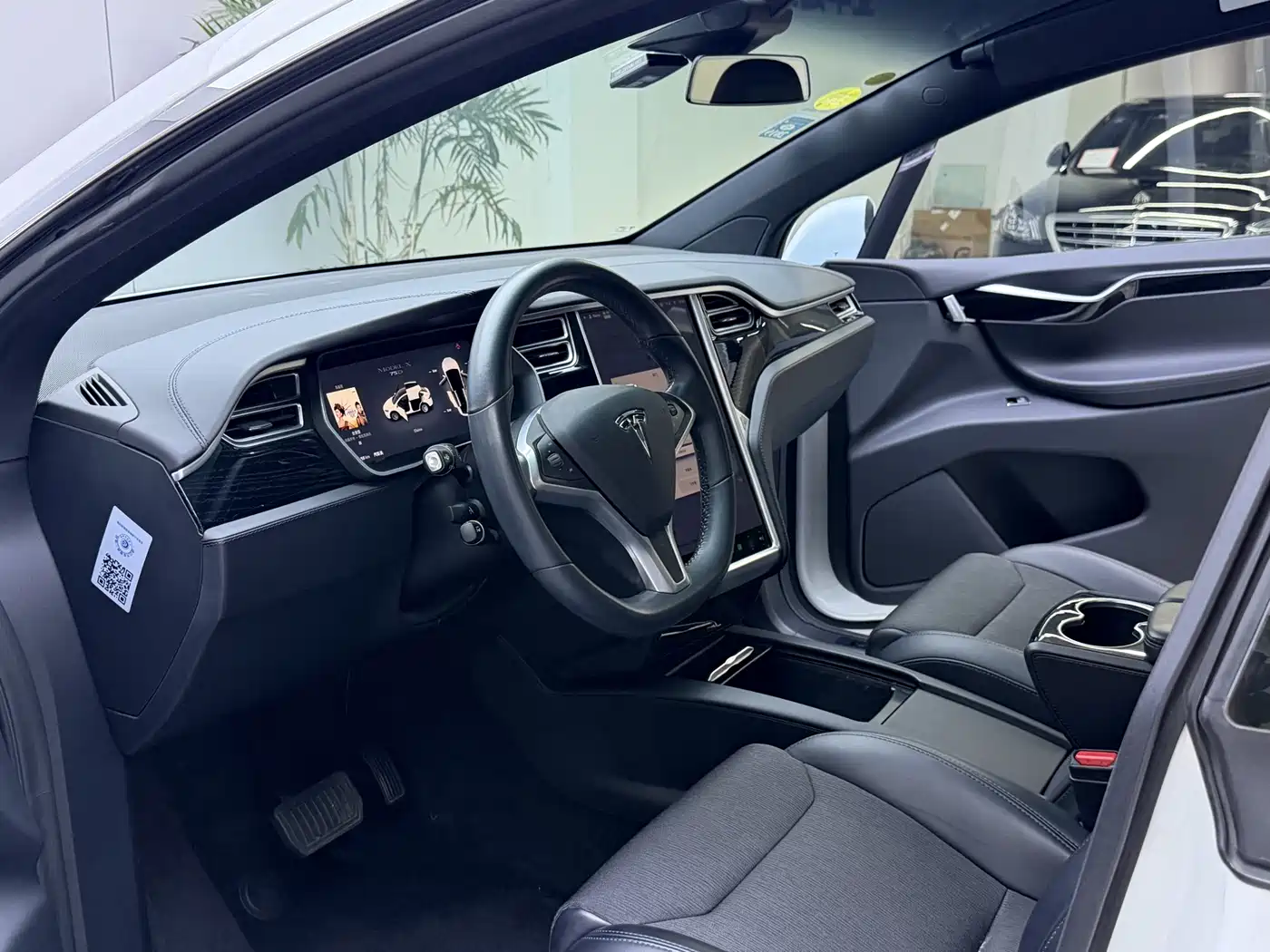 TESLA MODEL X