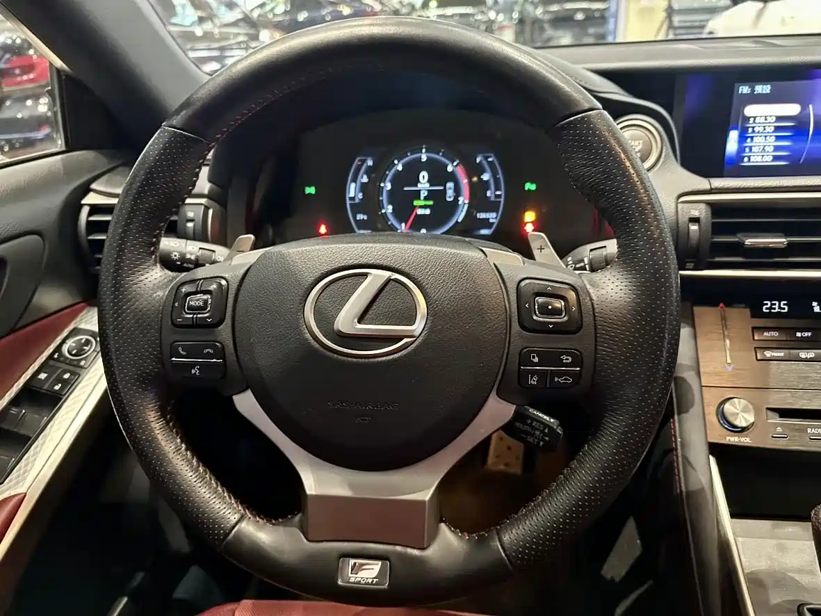 Lexus IS 2018 2017 300 F SPORT