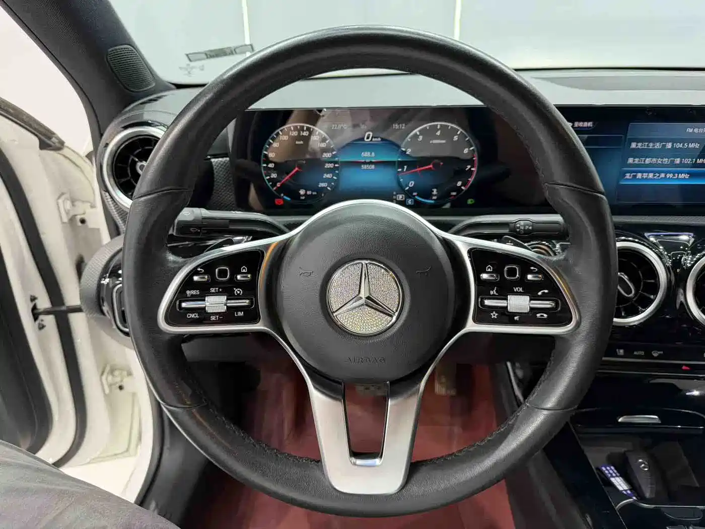 Mercedes-Benz A-Class 2022 A 180 L Sport Sedan фото 11