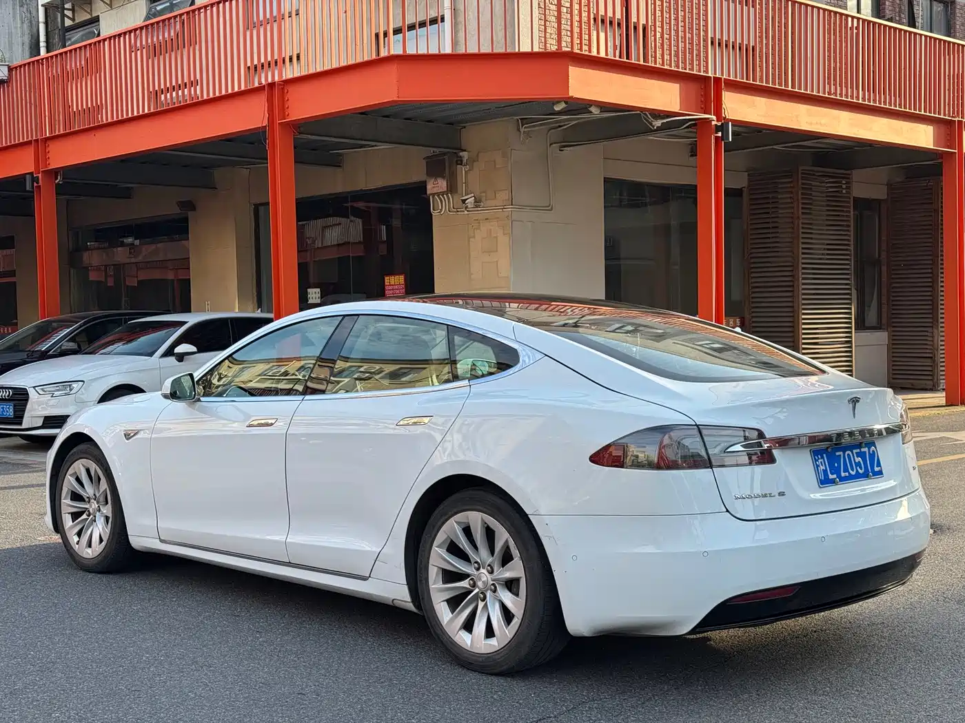 TESLA MODEL S