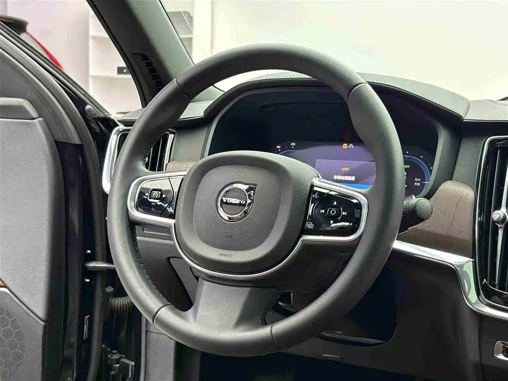 VOLVO S90 PLUG IN HYBRID