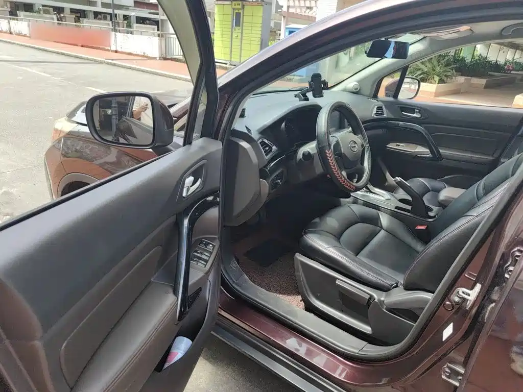 GAC Trumpchi GS4 2015 2015 200T G-DCT Comfort Edition