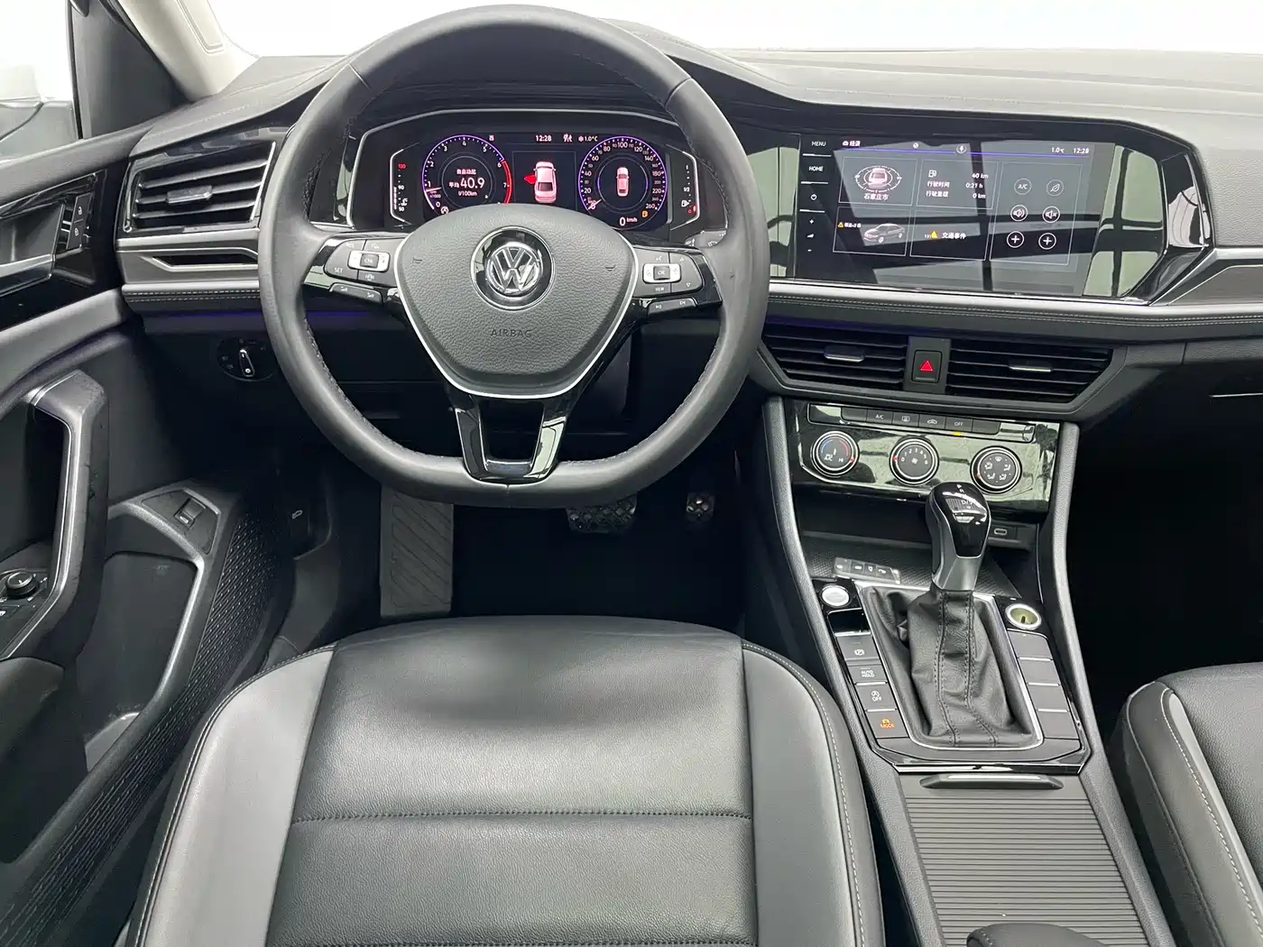 Volkswagen Sagitar 2021 280TSI DSG Surpassing Edition фото 12