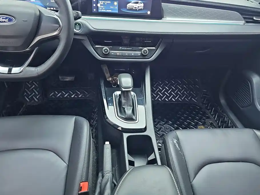 Ford Escort 2022 2021 1.5L Automatic Diamond Edition