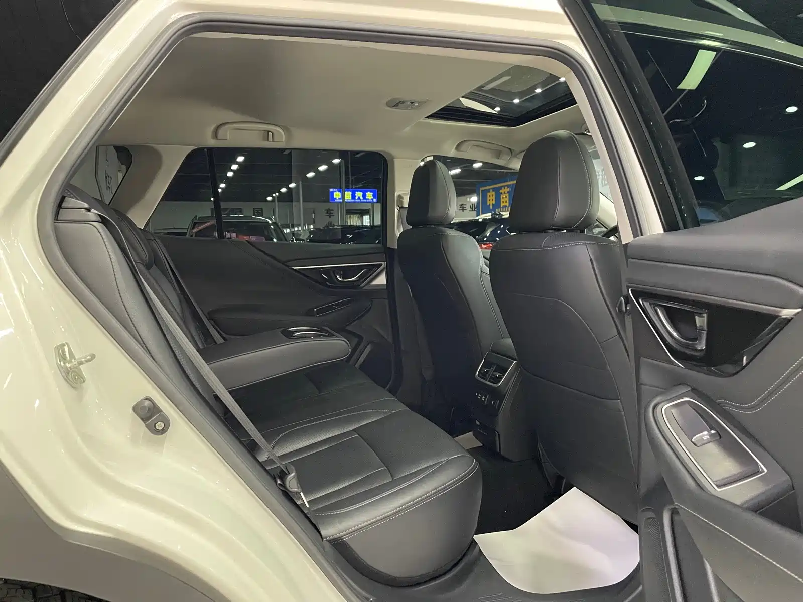 Фото 18 - Subaru Outback