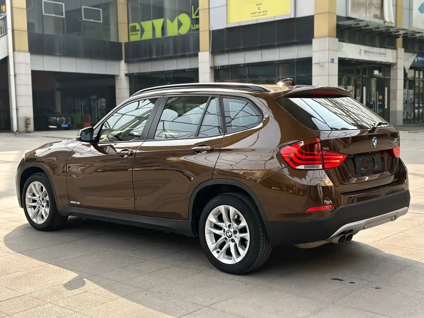 BMW X1 2014 sDrive18i Leading Edition фото 7