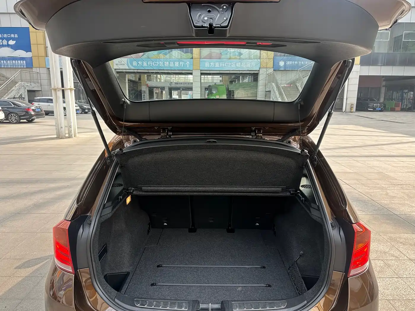 BMW X1 2014 sDrive18i Leading Edition фото 12