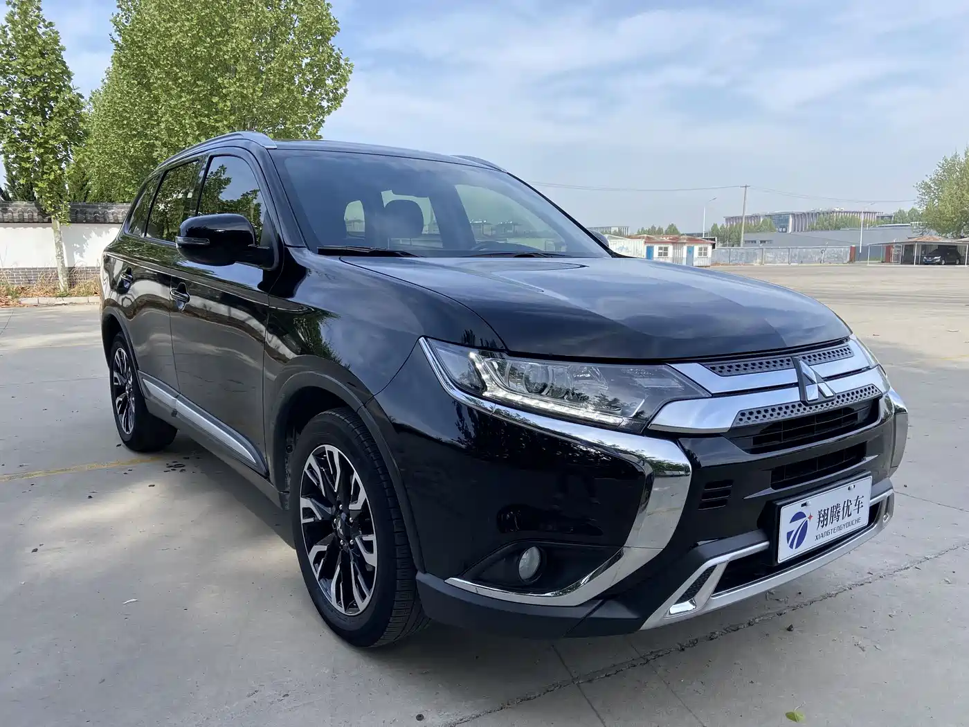 MITSUBISHI OUTLANDER