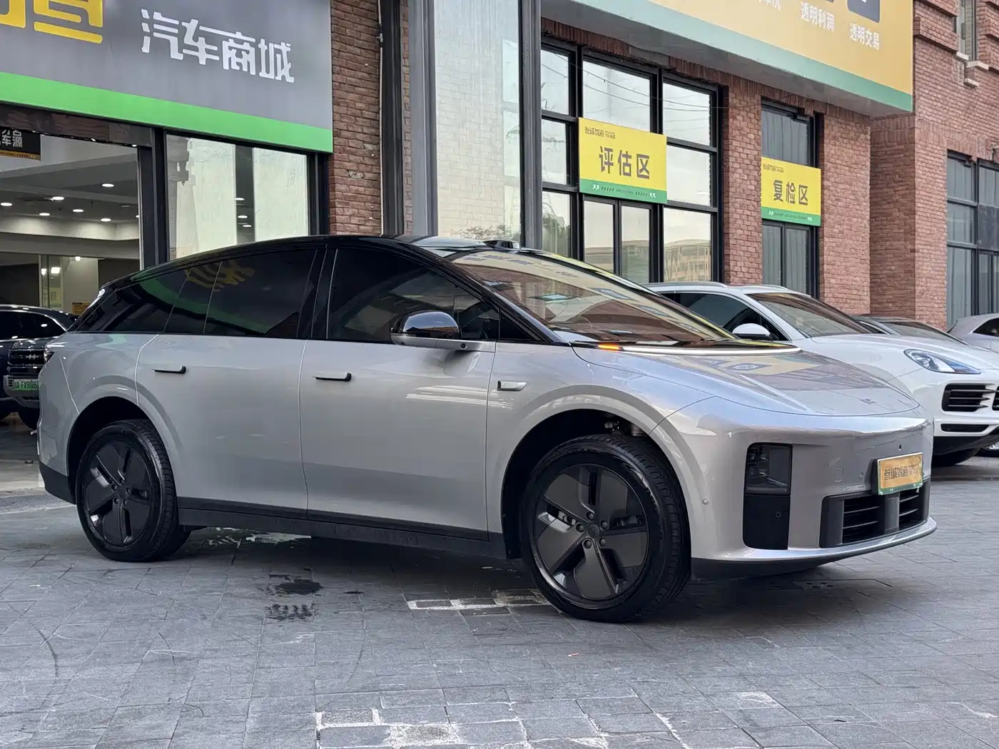 Li Auto i6 2026 2025 2WD Base Model