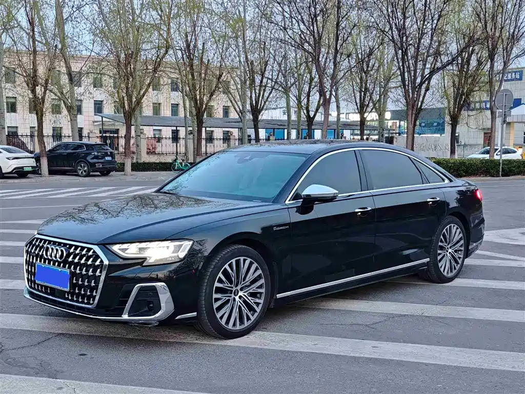 AUDI A8