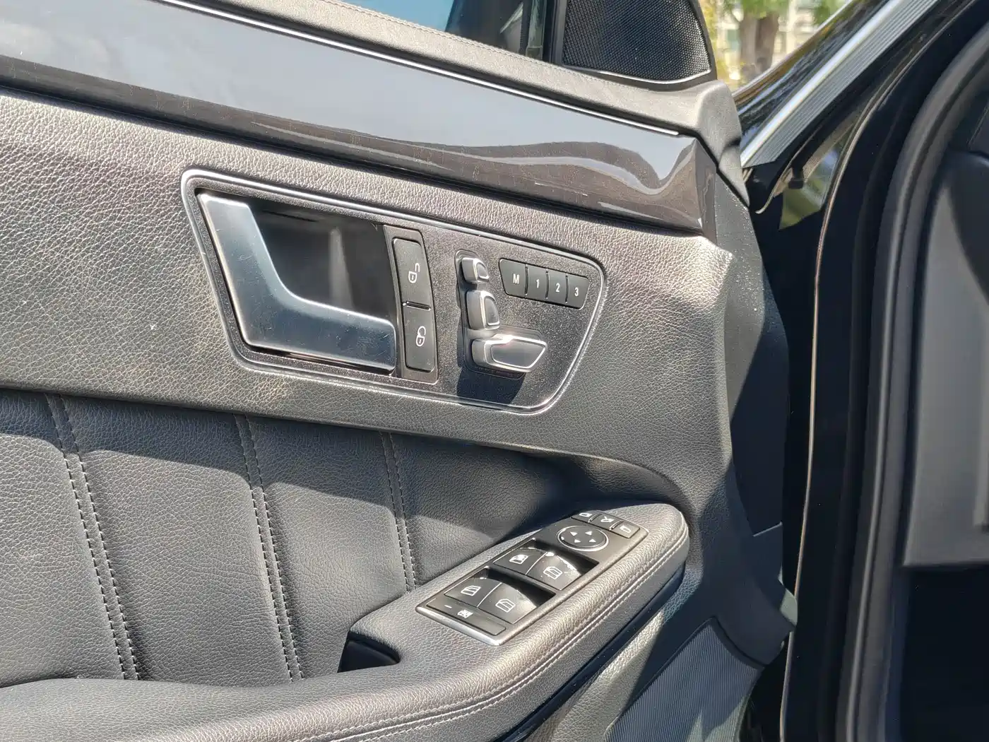 Mercedes-Benz E-Class 2015 E 320 L фото 17