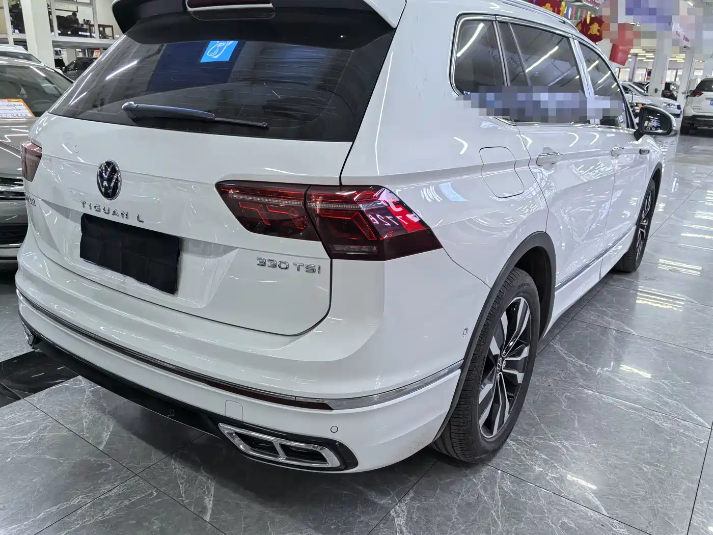 VOLKSWAGEN TIGUAN L