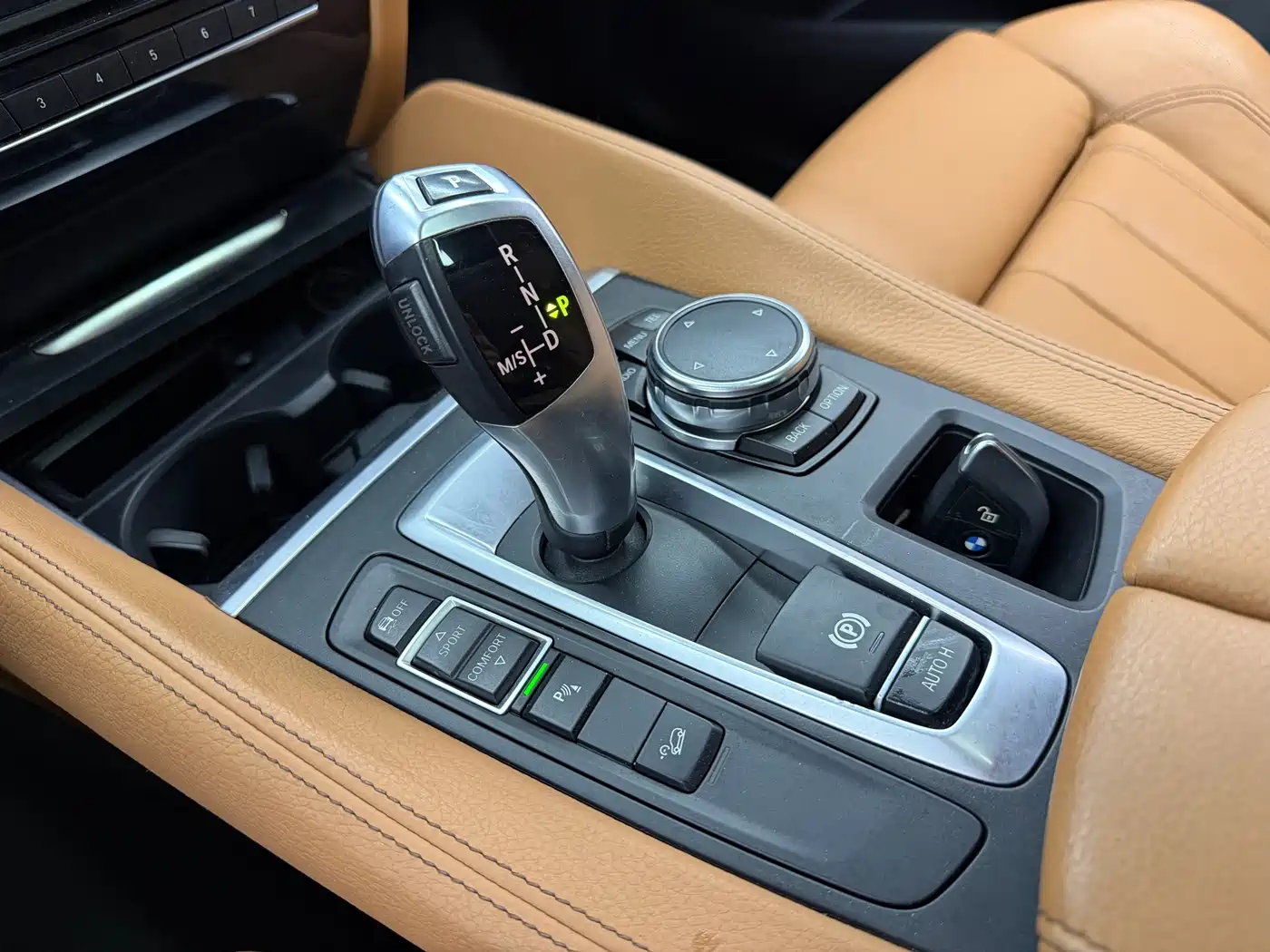 BMW X6 2015 xDrive28i фото 17