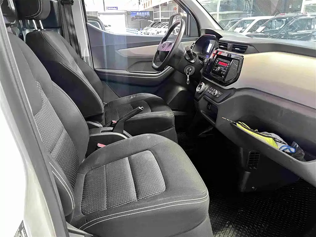 Photo 6 - Maxus Maxus EV30