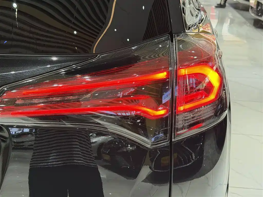 Toyota RAV4 Rongfang 2016 2.0L CVT 2WD Smart (China V) фото 8
