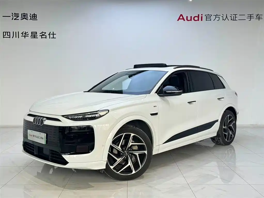 AUDI Q6L E TRON