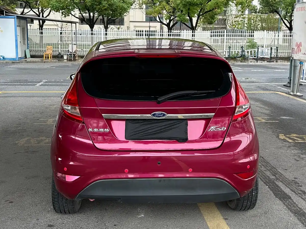 Photo 5 - Ford Fiesta