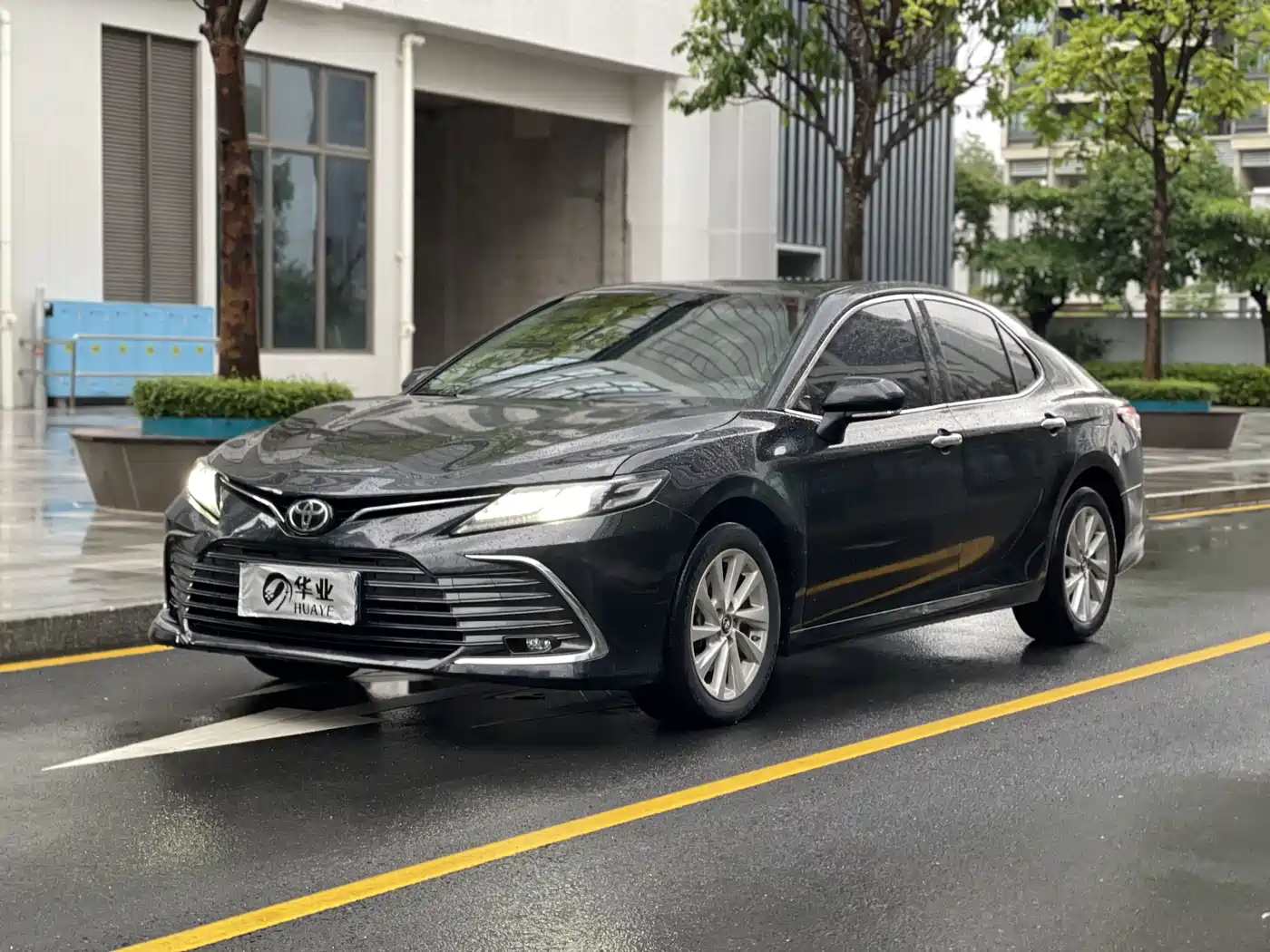 Toyota Camry 2021 2.0G Luxury Edition
