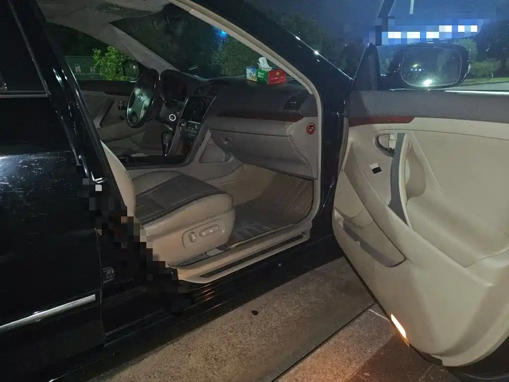 Toyota Camry 2014 2013 200G Classic Luxury Edition