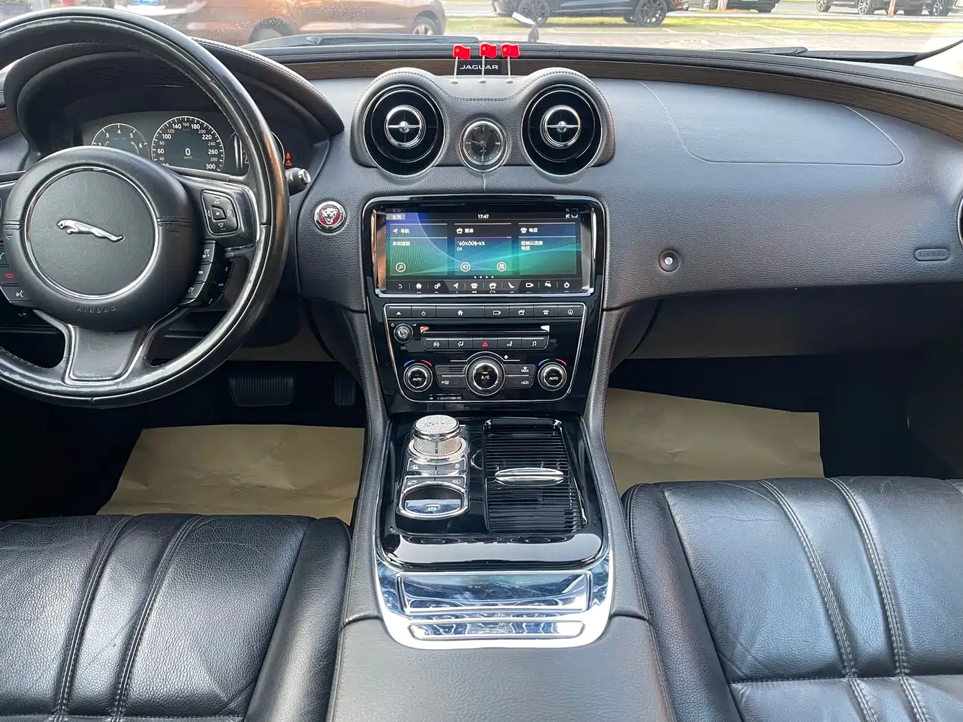 JAGUAR XJ