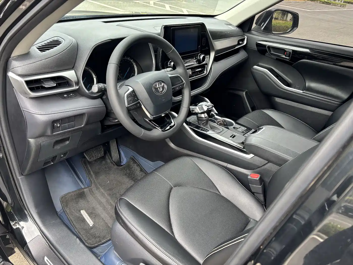 TOYOTA HIGHLANDER