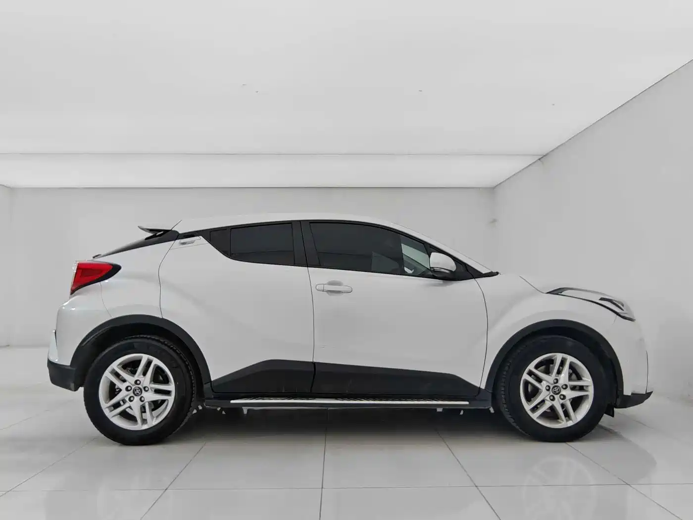 Toyota C-HR 2021 2.0L Comfort Edition фото 12