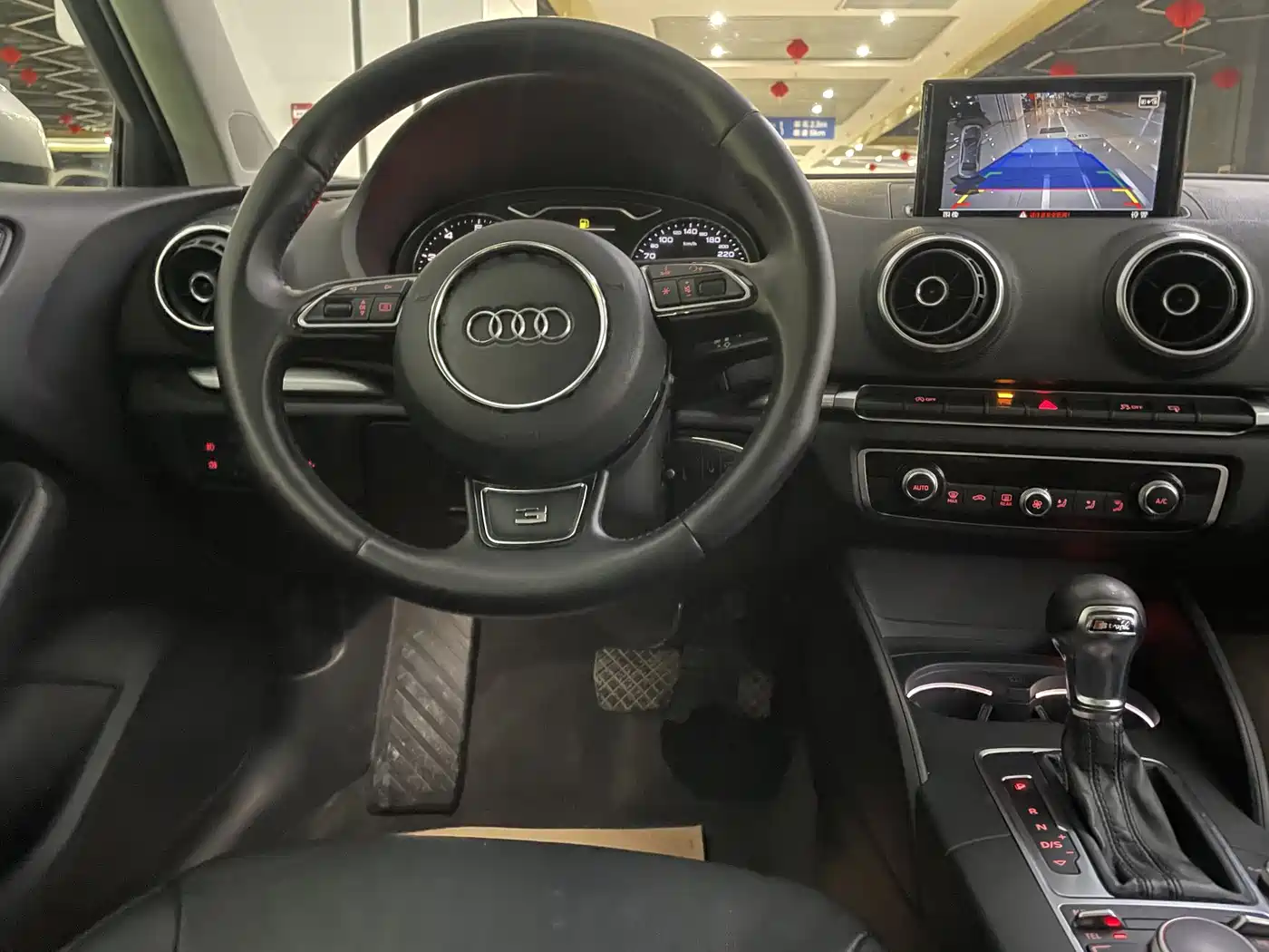 Audi A3 2015 Sportback 40 TFSI Automatic Comfort фото 8