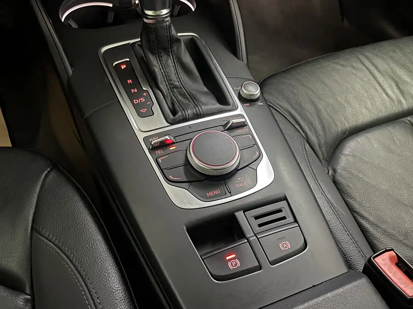 Audi A3 2015 Sportback 40 TFSI Automatic Comfort фото 13
