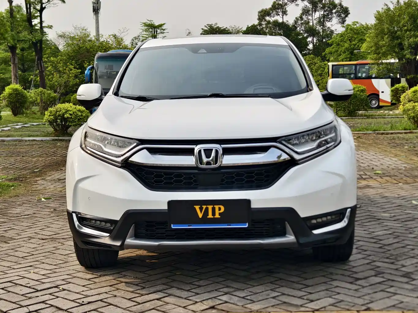 Photo 2 - Honda CR-V