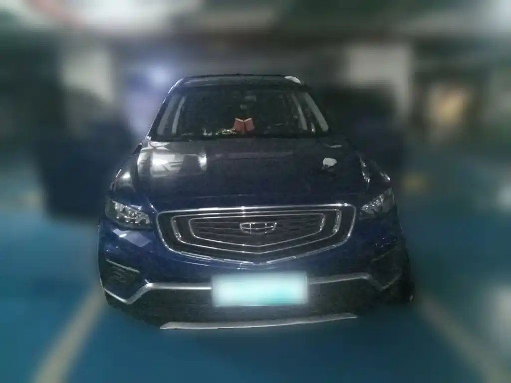 Фото 23 - Geely Atlas