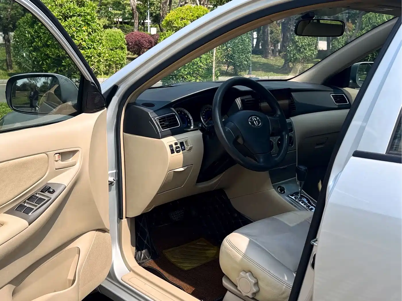 Toyota Corolla 2013 1.6L Automatic Excellence Edition фото 6