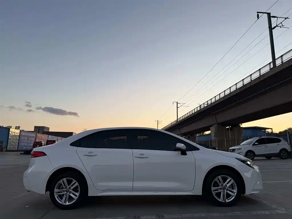 Toyota Levin 2022 185T CVT Luxury Edition фото 6