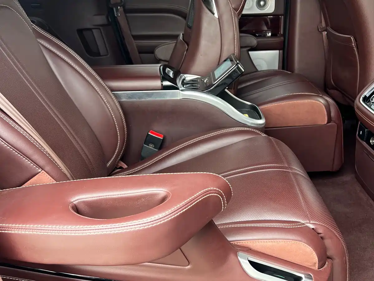 Фото 11 - Lincoln Navigator