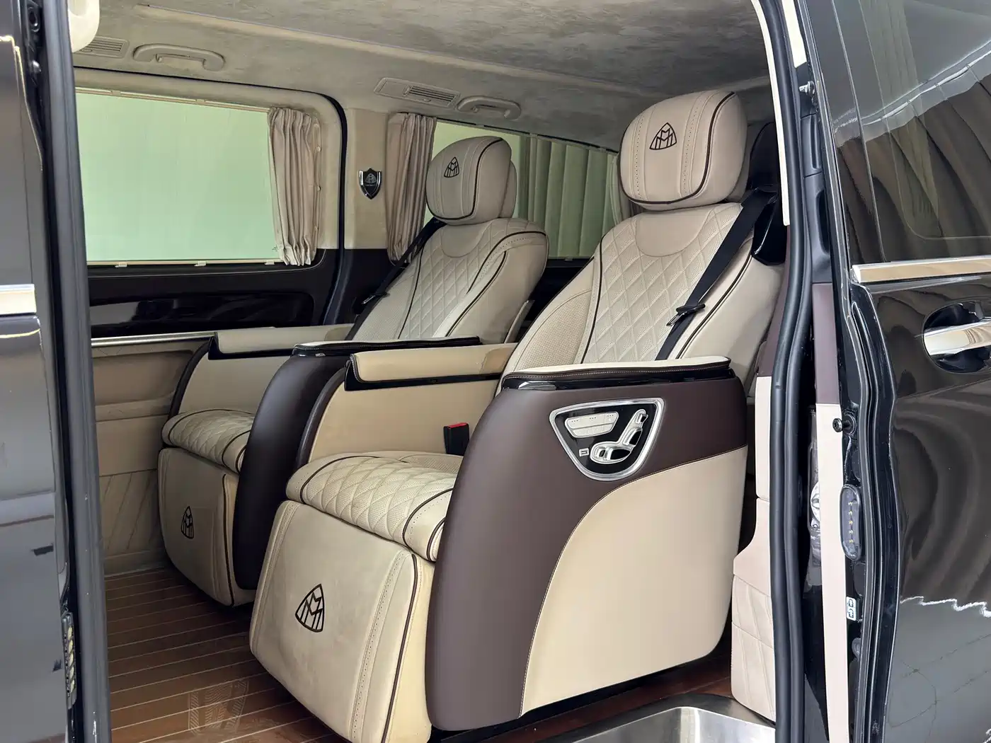Photo 15 - Mercedes-Benz Vito