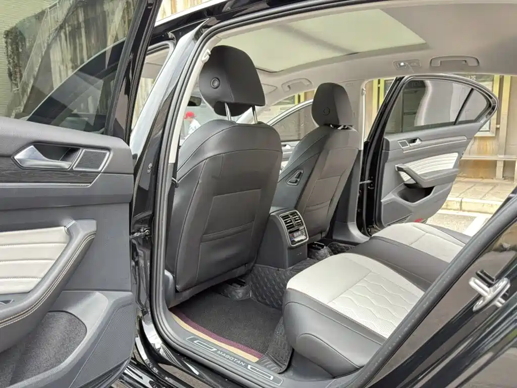 Volkswagen Magotan 2025 2025 Facelift II Public Edition 330TSI DSG Luxury