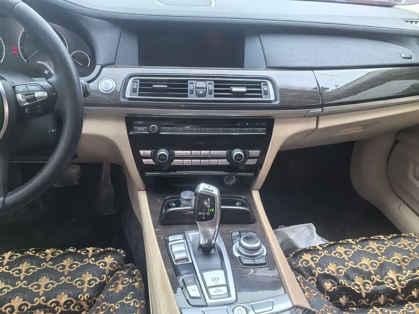 BMW 7 Series 2009 Model 740Li Leading Edition фото 10