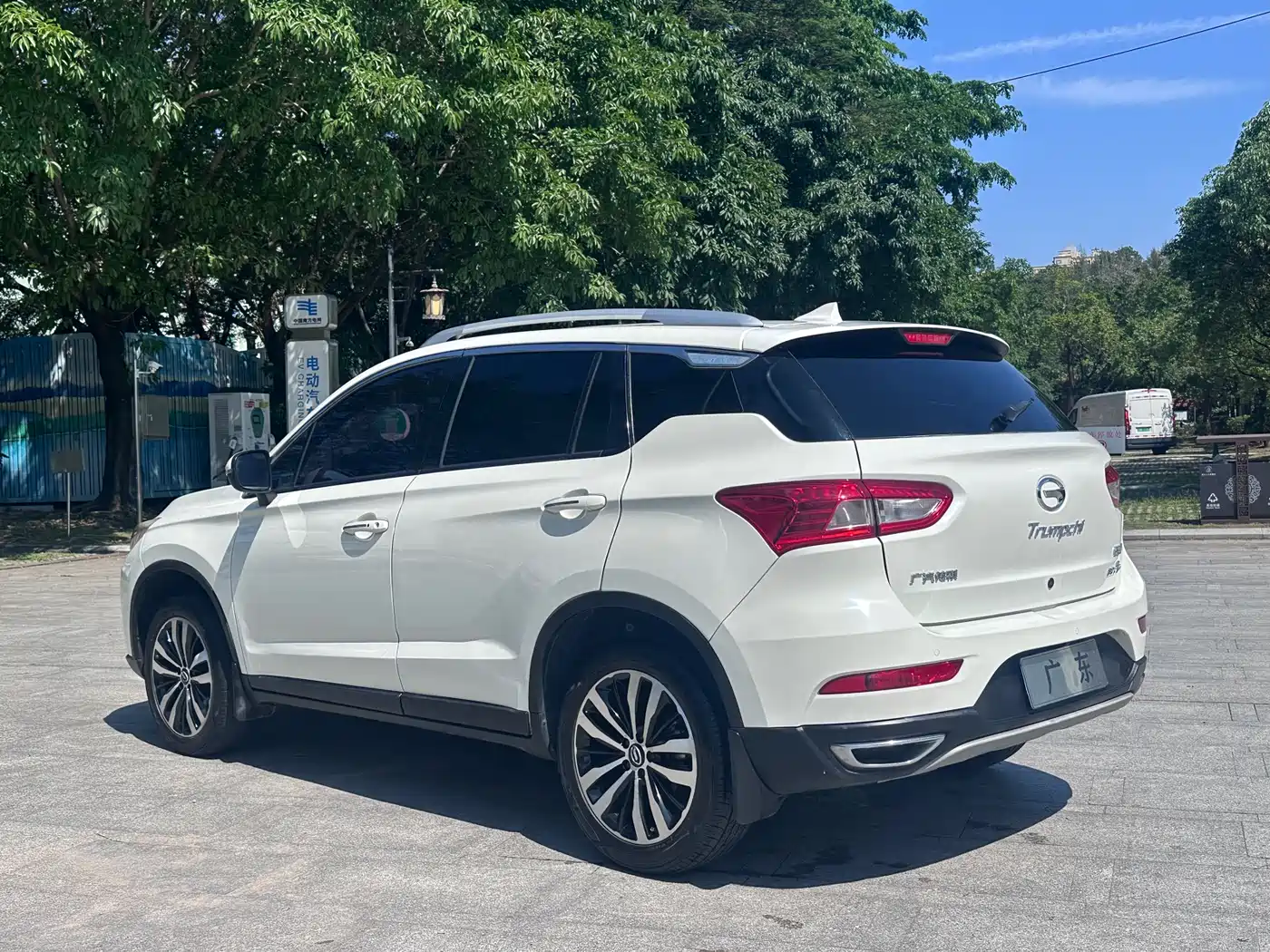 GAC Trumpchi Trumpchi GS4 2016 235T G-DCT Luxury Edition фото 9