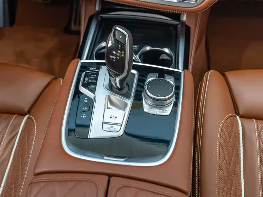 BMW 7 Series 2019 Facelift 740Li xDrive Executive M Sport Package фото 27