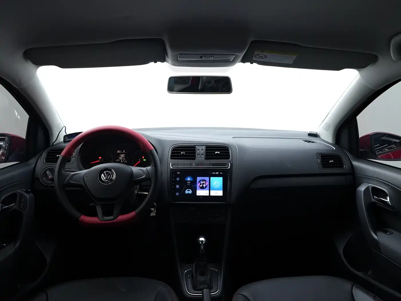 Volkswagen Polo 2016 1.4L Automatic Trend фото 8