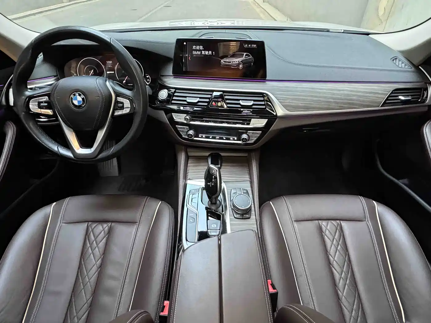 BMW 5 Series New Energy 2019 530Le Luxury Package фото 5