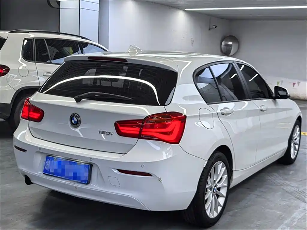 BMW 1 Series (Import) 2015 120i Leading фото 20
