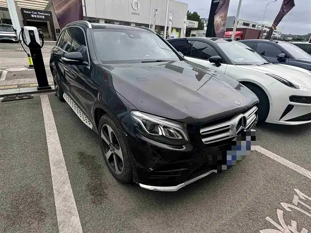 MERCEDES-BENZ GLC