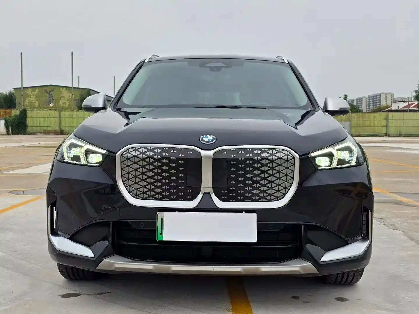 Фото 2 - BMW iX1