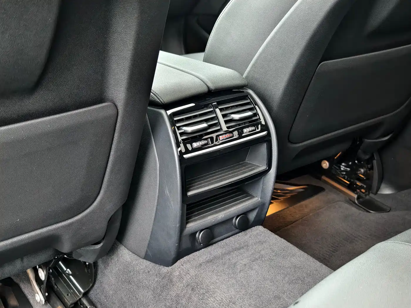 BMW 5 Series 2018 525Li M Sport Package фото 16