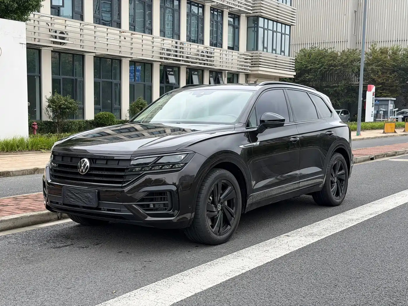 Volkswagen Touareg 2021 2021 3.0TSI R-Line Classic Sport Package