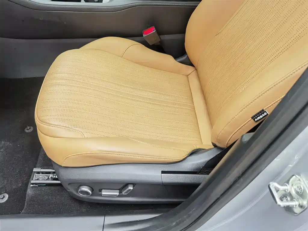 GEELY GALAXY GALAXY L7