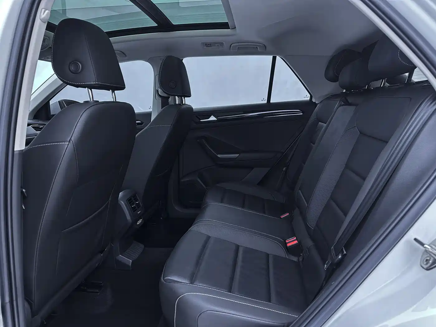 VOLKSWAGEN T ROC EXPLORING SONGS