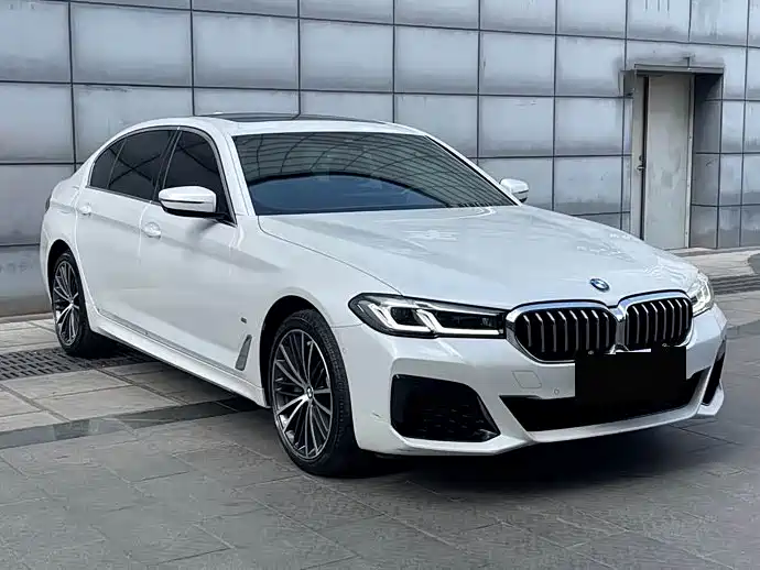 BMW 5 Series 2022 530Li Leading M Sport Package фото 3
