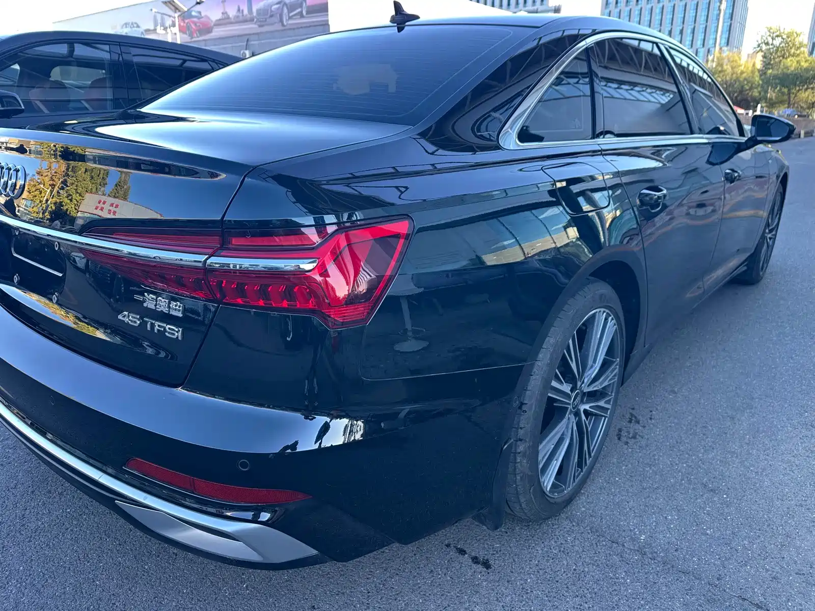 Photo 8 - Audi A6L